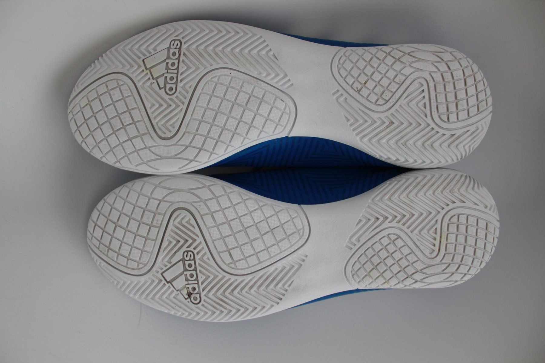 Adidas Schuhe für Jungen: Chaussures de foot Adidas t. 38.5 – Gebraucht aus Peseux von Gilloss 4