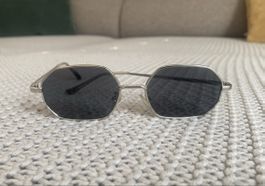 Sonnenbrille achteckig silberfarben schwarz getönt neuwertig