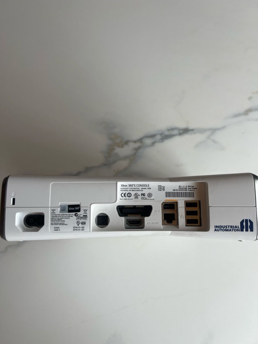 Microsoft Consoles: Xbox 360 S Konsole R2-D2 Edition – D'occasion à Wollerau par Plakatfreund 2