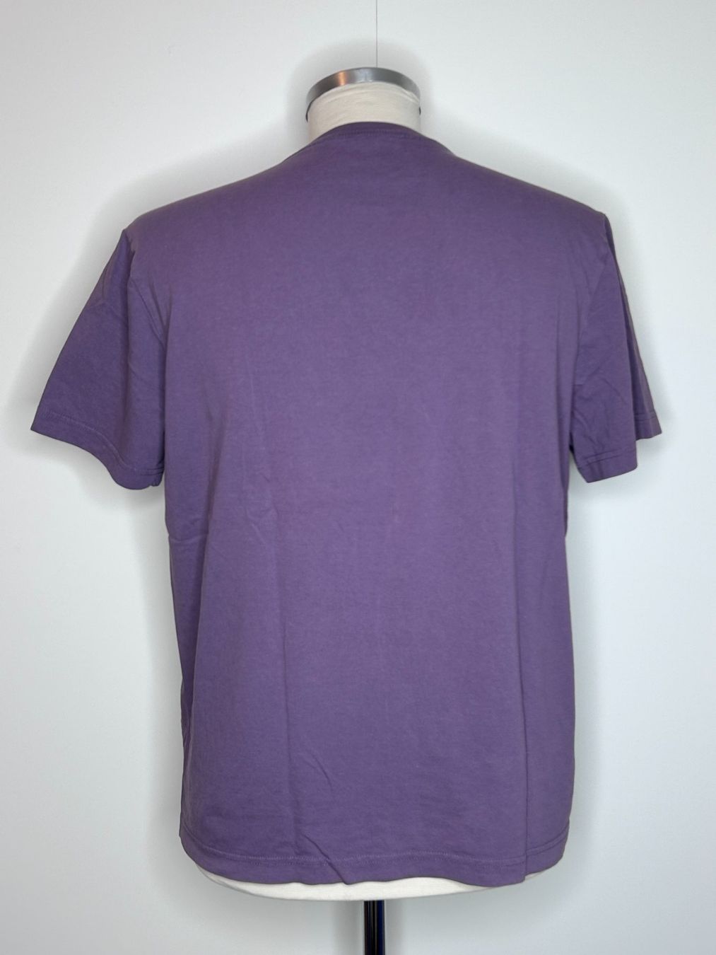 H&M T-shirt: H&M V-Neck T-Shirt – Usato da St. Gallen venduto da look-twice 2