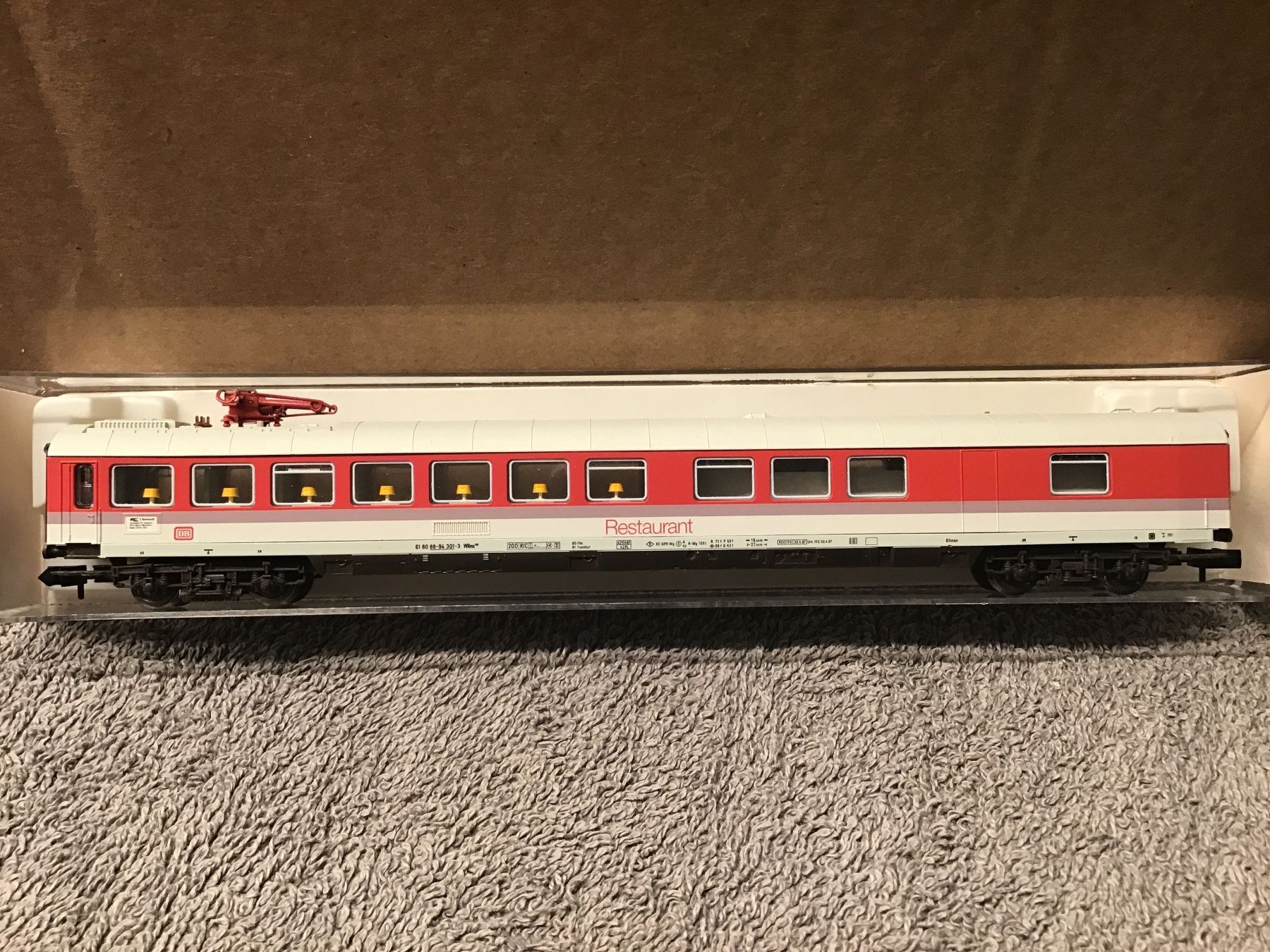 Fleischmann Modellini di ferrovie: Fleischmann 8182 K DB Speisewagen rot/weiss, N – Usato da Männedorf venduto da Spezial-Modelle 1