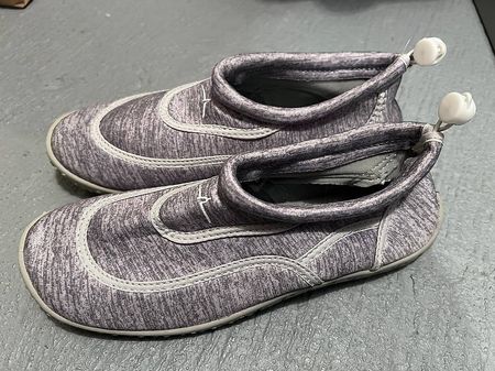 Wasserschuhe / Badeschuhe Grösse 38, NEU