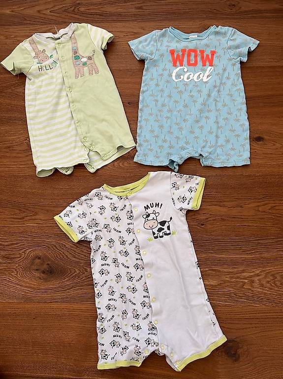 Lotti & Set di vestiti: Kleiderpaket Einteiler Grösse 98 – Usato da Selzach venduto da lua_22sv