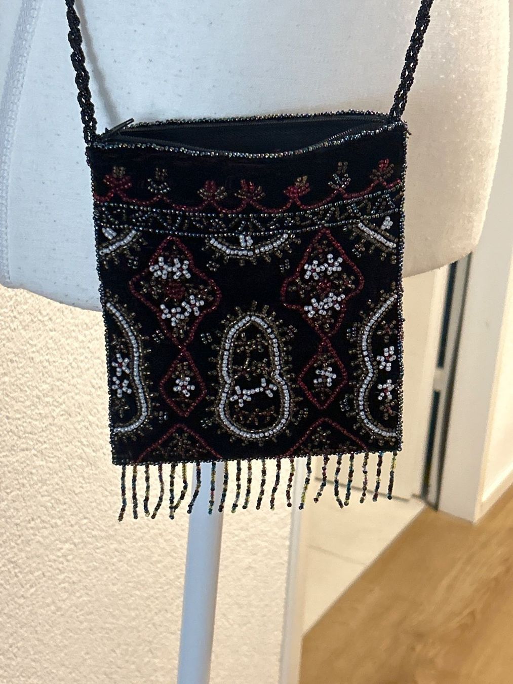 Borse da donna: Umhängetasche schwarz bestickt mit Perlen – Usato da Brunnen venduto da Nala2929 4