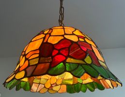 Tiffanystil Deckenlampe mit Glas Lampenschirm . Top Zustand