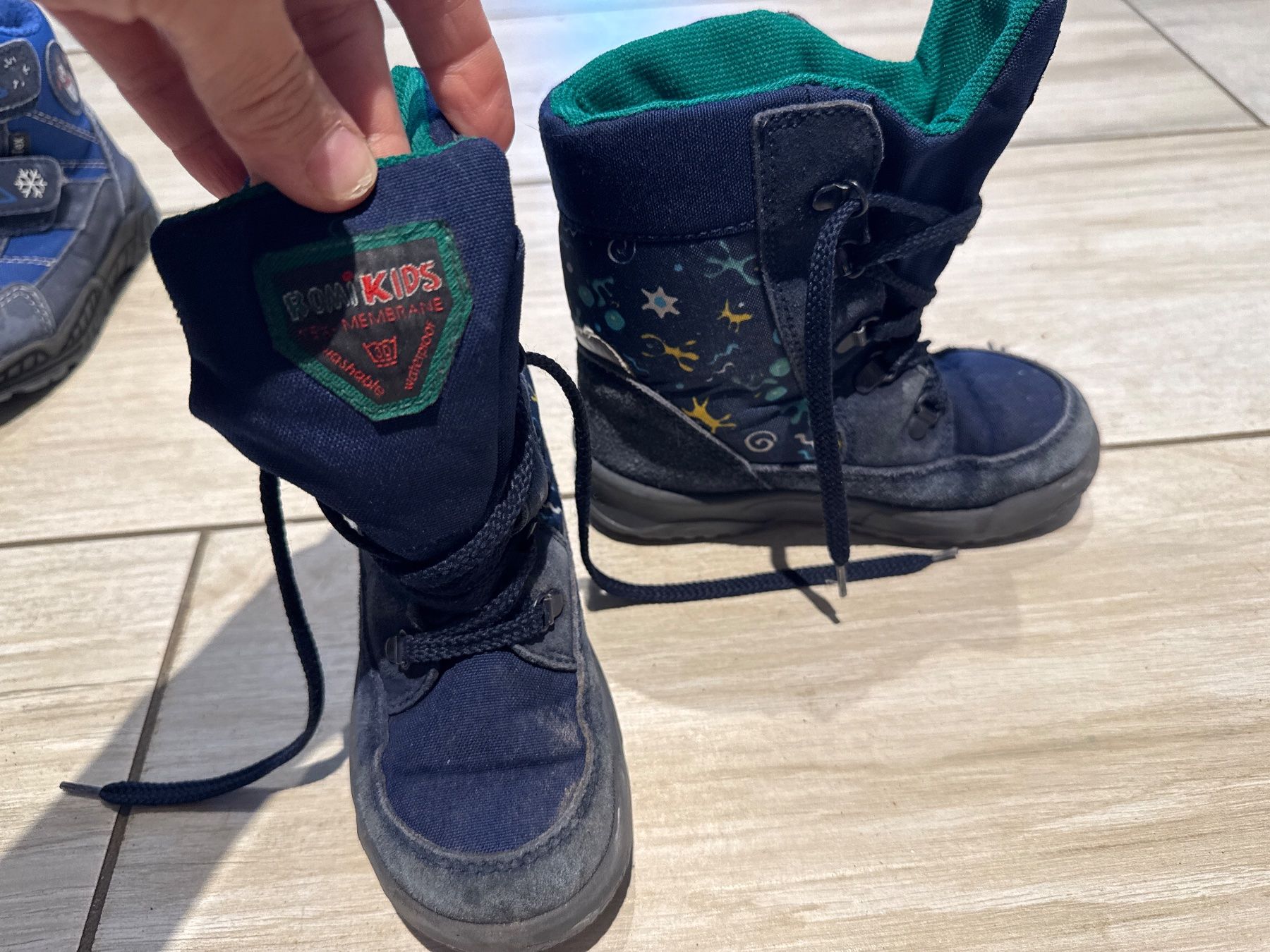 Scarpe per ragazzi: Winterschuhe Gr 25 – Usato da Gelterkinden venduto da Familienferien 7