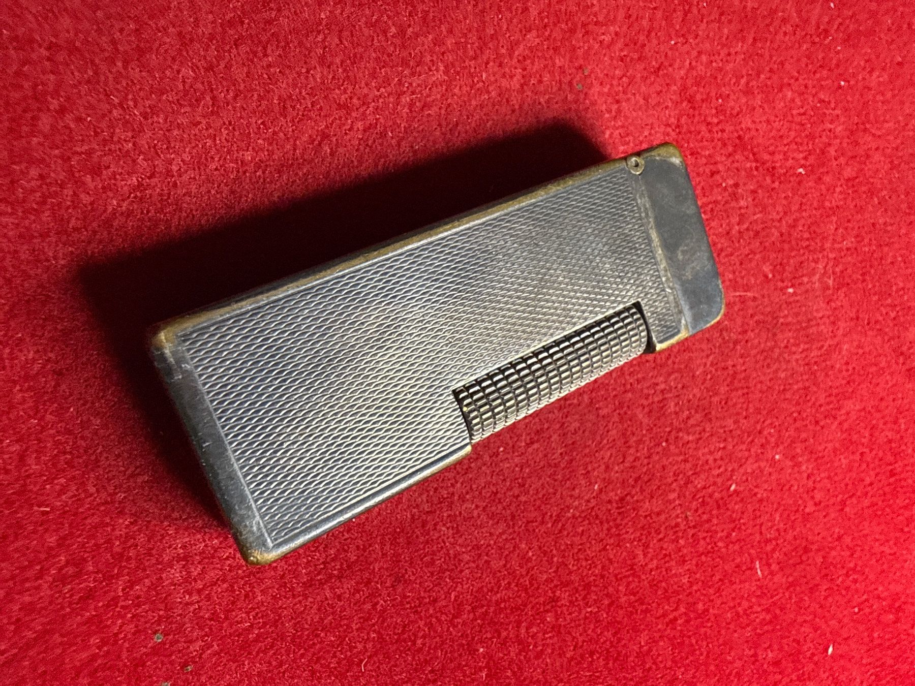 Dunhill Accendini: Dunhill Gasfeuerzeug – Difettoso da Pfeffingen venduto da Allhandelklgwatches