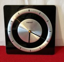 Elegante Quarz-Wanduhr Ascot schwarz/silber