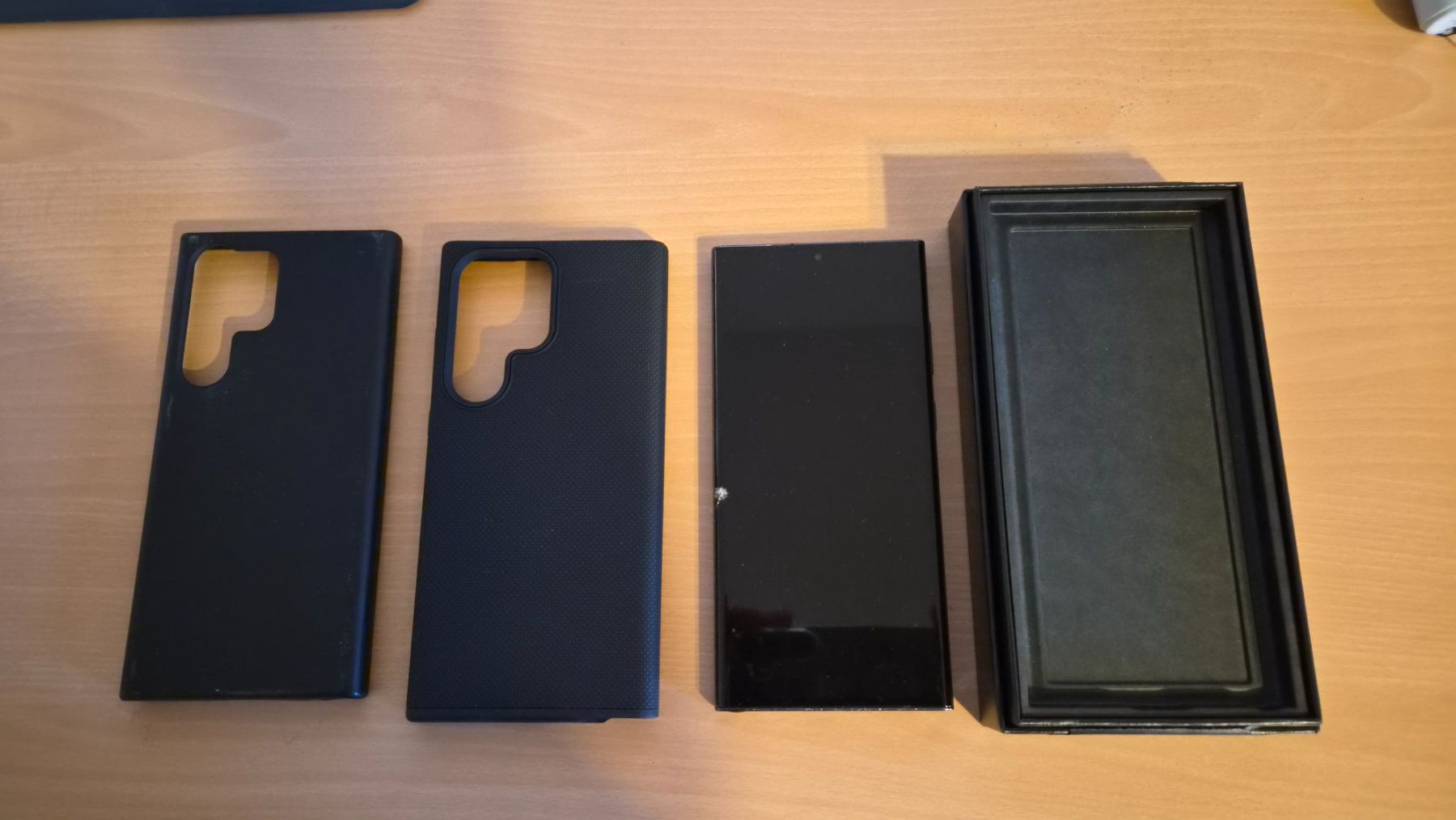 Samsung Telefoni cellulari / Smartphones: Samsung Galaxy S23 Ultra Displayschaden – Difettoso da Alberswil venduto da nem_meida