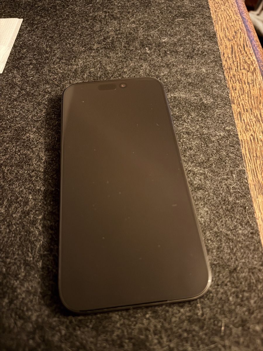 Apple Telefoni cellulari / Smartphones: iPhone 15 pro 128 GB schwarz – Usato da Derendingen venduto da deeman 1