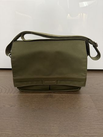 Longchamp Umhängetasche in Olivgrün in einem Top Zustand!