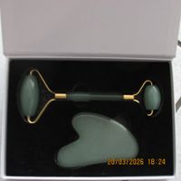 Jade Roller und Gua Sha Set, neu und ungebraucht!