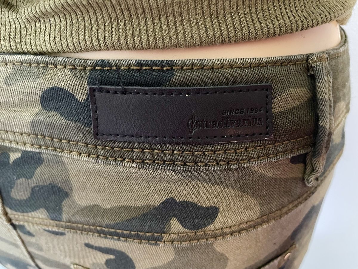Stradivarius Pantaloni: Militär Hosen & Pullover - NEU - Grösse 34 – Nuovo (secondo la descrizione) da Wohlen AG venduto da pinkyandgreeny 1