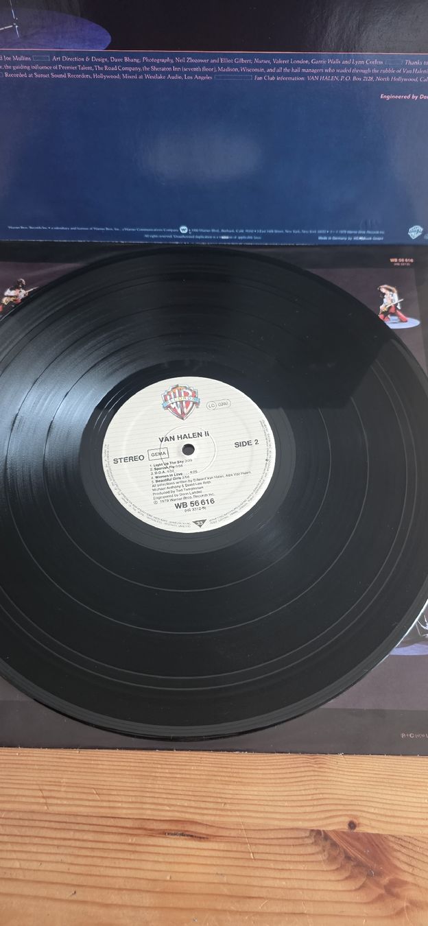 Dischi in vinile: Vinyle Van Halen II, 1979 Vg+,Vg – Usato da Yvonand venduto da RF-VINYL 6