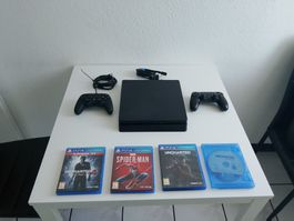 PS 4 mit Games und Controller
