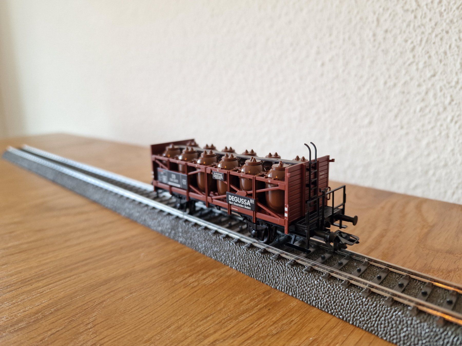 Märklin Modellini di ferrovie: DB Wasserstofftransportwagen H0 – Usato da Matten b. Interlaken venduto da lor_hr9w 2