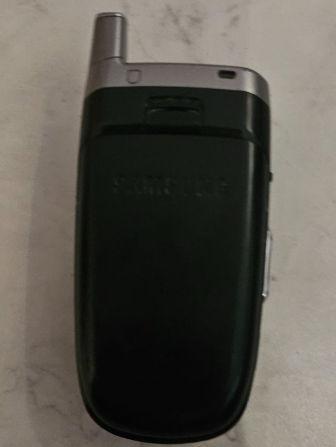 Samsung Telefoni cellulari / Smartphones: SAMSUNG - Model: SGH-ZV10 – Difettoso da Geuensee venduto da JeMaUrPe 2
