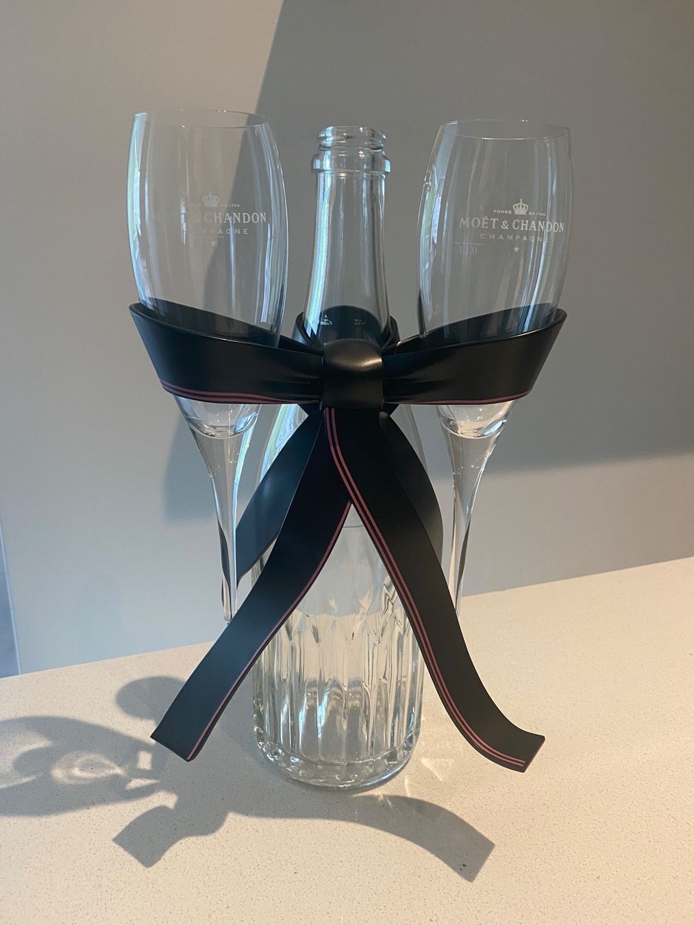 Bicchieri: Moet Chandon Tie for Two – Nuovo (secondo la descrizione) da Luzern venduto da syspy