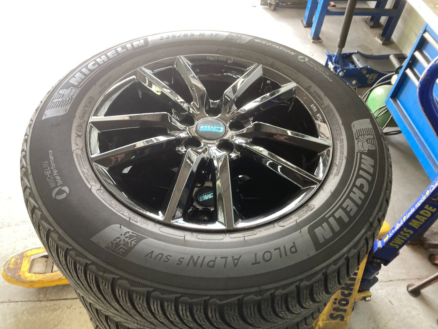 Ford Pneus & Kompletträder: Ford Kuga Winterräder 225/65R17 – Gebraucht aus Cham von WB2223 3