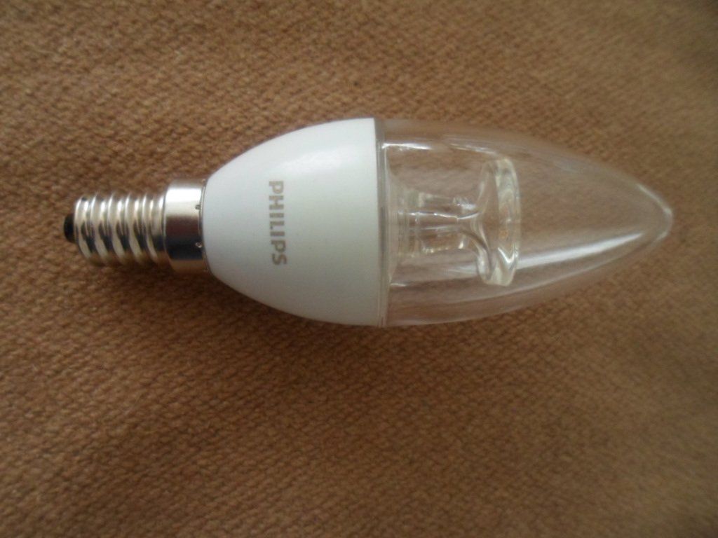 Philips Lampade: LED Lampe klar E14 "25 W" Philips  warmweiss – Usato da Zürich venduto da Tocayo