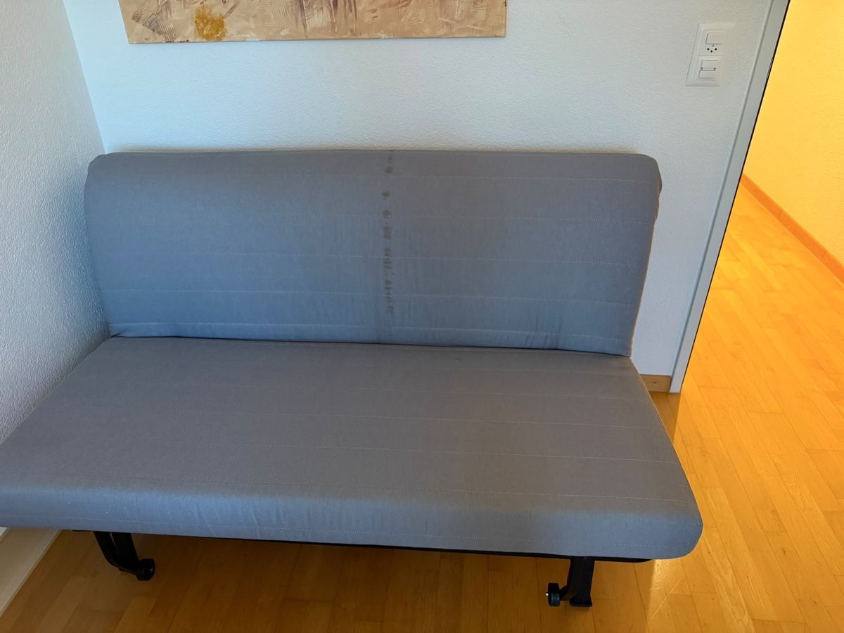 Sofas: Schlafsofa IKEA 2er Bettsofa hellgrau 142 cm Breite – Gebraucht aus Abtwil SG von Erdem1989