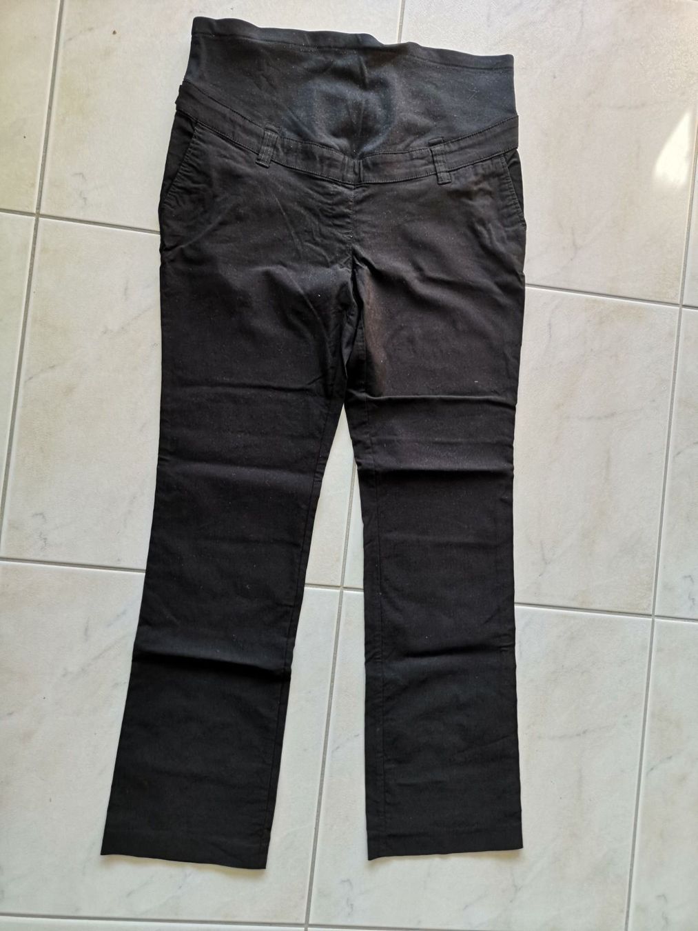 Pantaloni: Stretch Schwangerschaftshosen Gr.42 – Usato da Arth venduto da Africa44