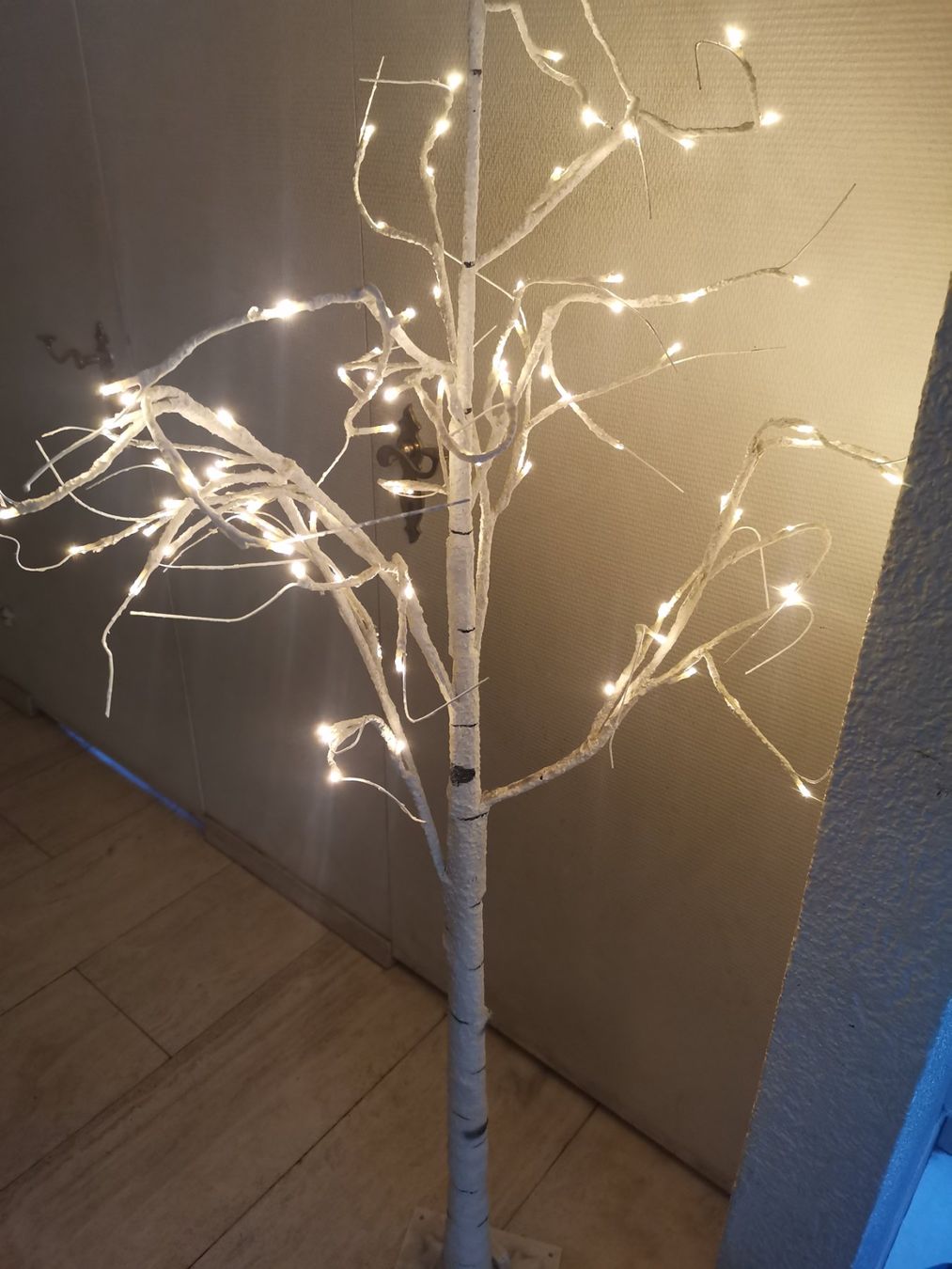 Tutte le decorazioni: Birken Baum beleuchtet – Usato da Therwil venduto da JeannysTrendStyle