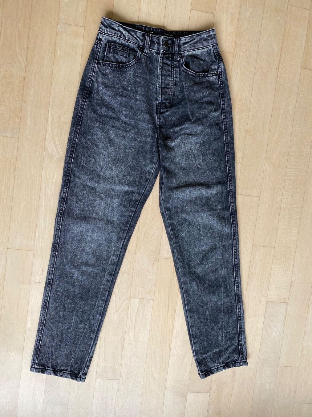 Stradivarius Pantaloni: Stradivarius Mom Jeans – Nuovo (secondo la descrizione) da Berikon venduto da rio_9mr5