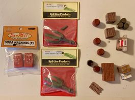 Landschaft Details - Kisten, Fässer, Kaktus etc. 1:48 Spur O