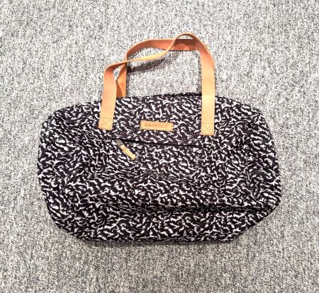 Sac Eastpak noir et blanc, parfait pour l’été🌸