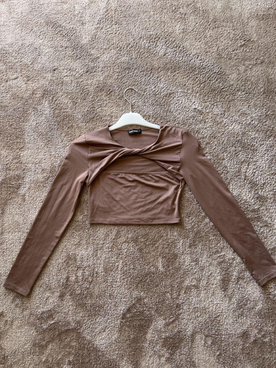 Tally Weijl Top: Crop top manche longue brun rosé M  – Nuovo (secondo la descrizione) da Lausanne venduto da mae_dj7r