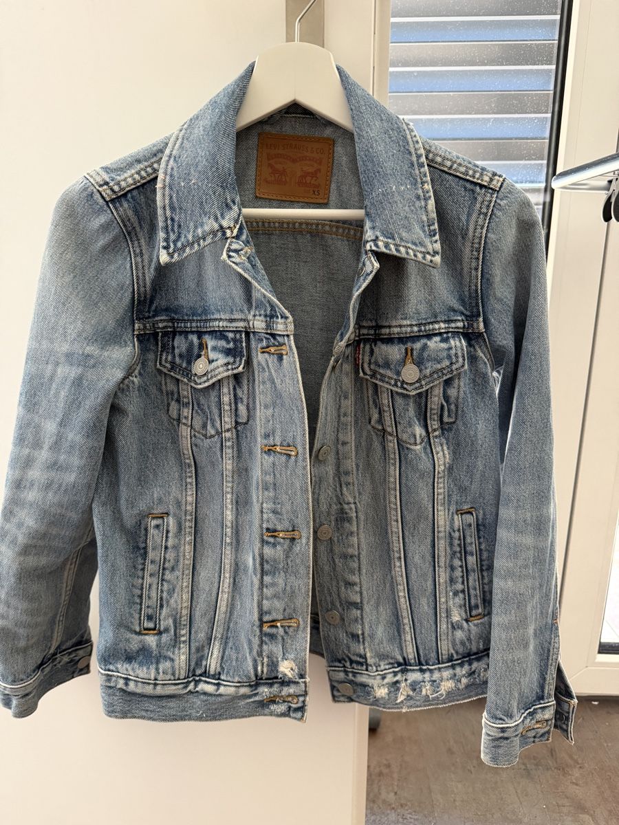 Levi's Giacche: Levi’s Jeans Jacke  – Usato da Neerach venduto da the_modern_mini