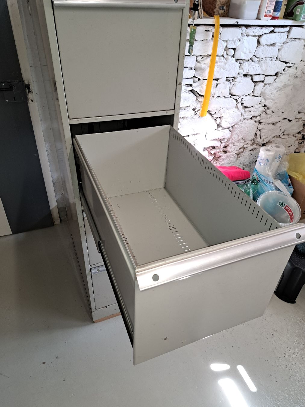 Armadi: Schubladenschrank – Usato da Sulgen venduto da Alexander250 1