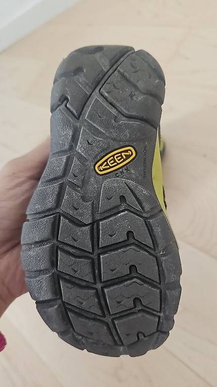 Scarpe per ragazzi: Wanderschuhe keen gr.24 – Usato da Flurlingen venduto da Nicole_Koogoo 1