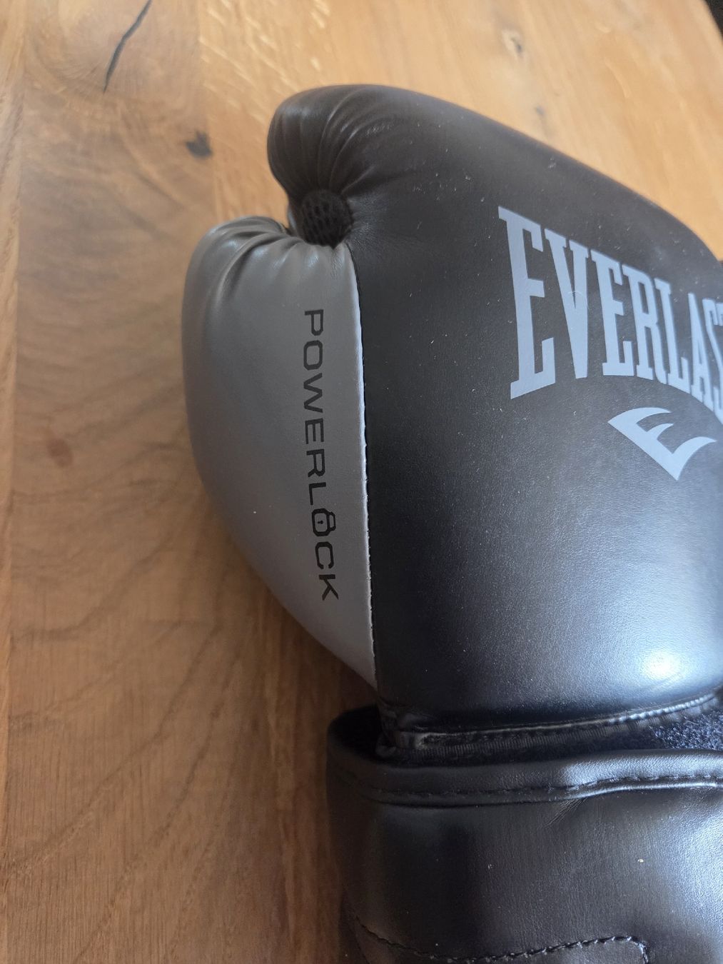 Everlast Gants & mitaines : Boxhandschuhe Everlast 10 OZ🥊 – D'occasion à Rafz par leoncupra 1