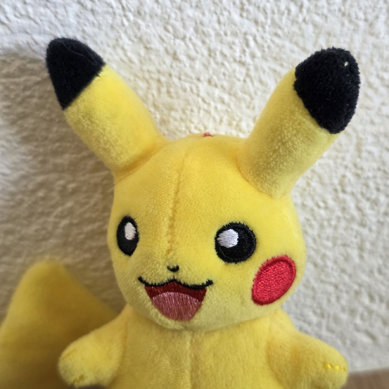 Pokémon Jouets: Plüschtier Pikachu guter Zustand  – D'occasion à Rheinsulz par Gilea 2
