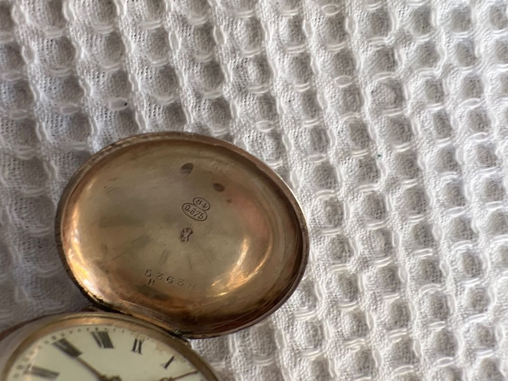 Ancienne montre de sac ou de voyage de marque L BADER Genève