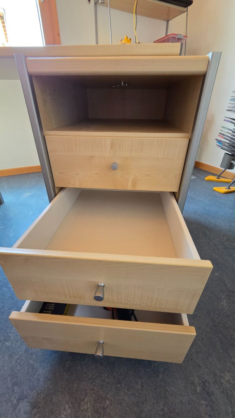 Scrivanie: Bürotisch variabel, Schubladenkorpus auf Rollen – Usato da Wiesendangen venduto da Wirellek 4