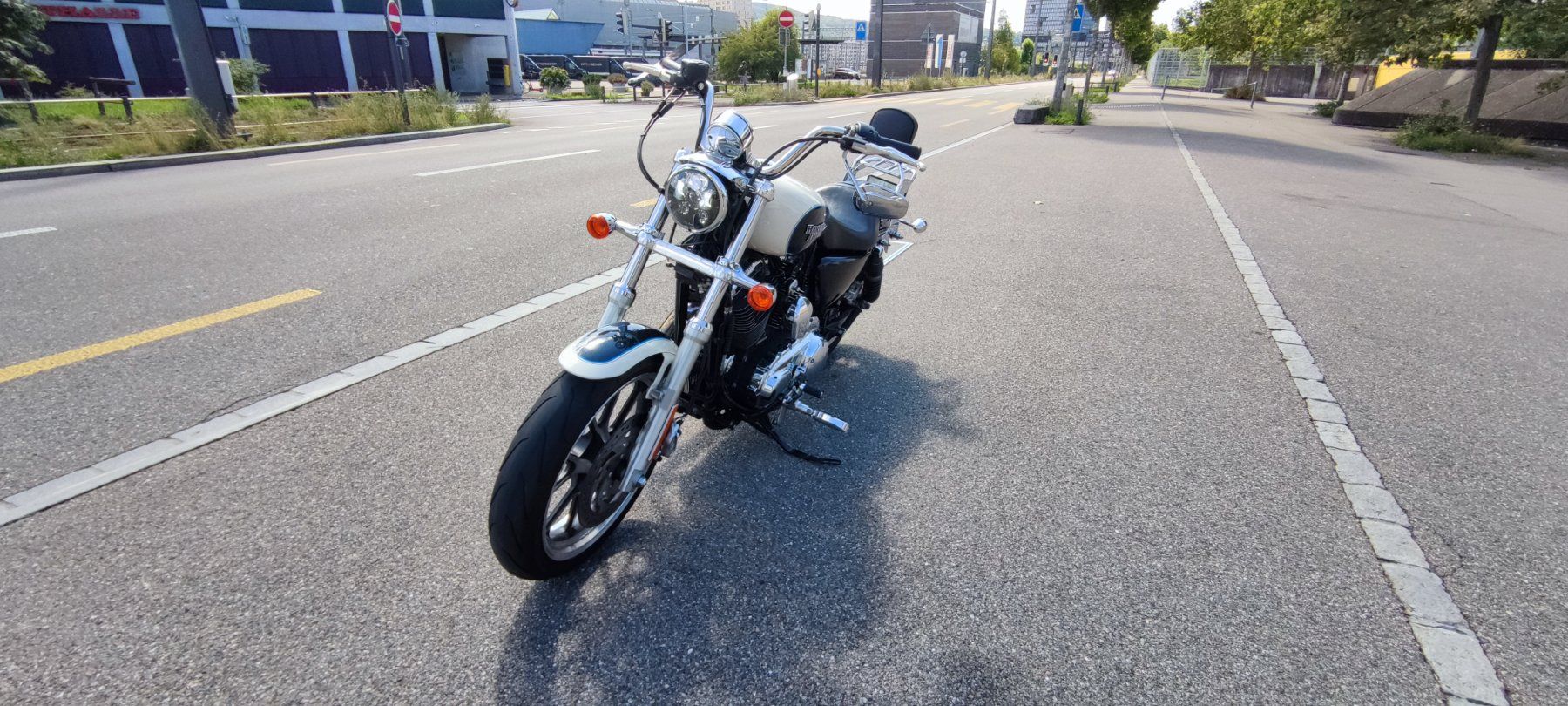 Harley-Davidson Chopper: HARLEY-DAVIDSON XL1200T Super Low ABS – Gebraucht aus Zürich von l.to 4