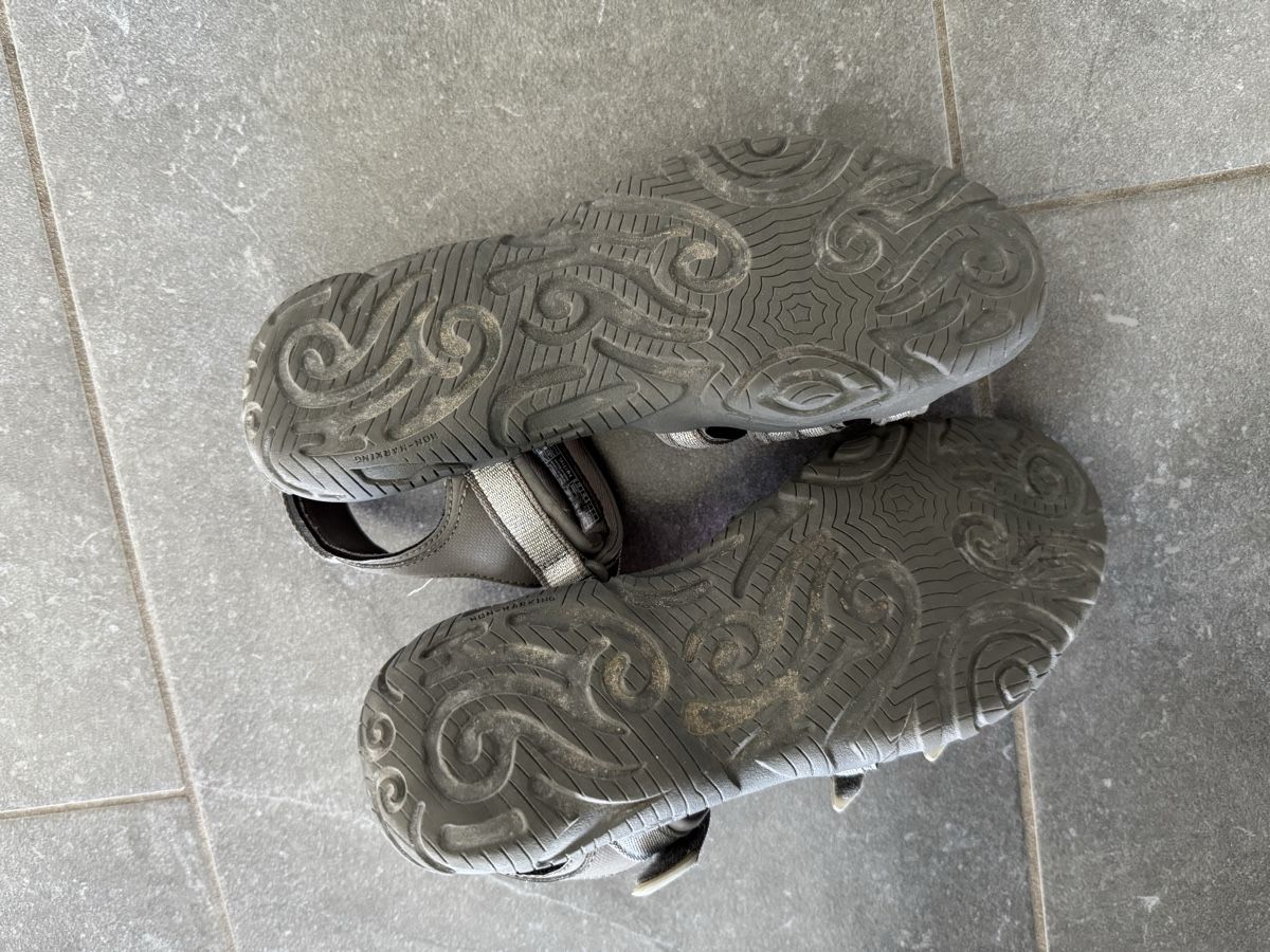 Teva Scarpe per ragazze: Teva Sandalen Gr. 35, Grau/Pink – Usato da Dübendorf venduto da Schnuffi04 3