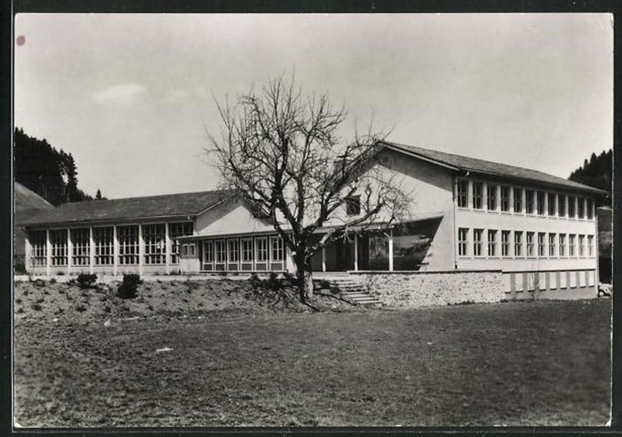 Cartoline postali: Mosnang, Schulhaus um 1950 – Usato da Frauenfeld venduto da POML