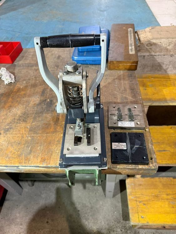 3M Tutti gli attrezzi: Handpresse 3M inkl. Aufsätzen – Usato da Zug venduto da Jason_16