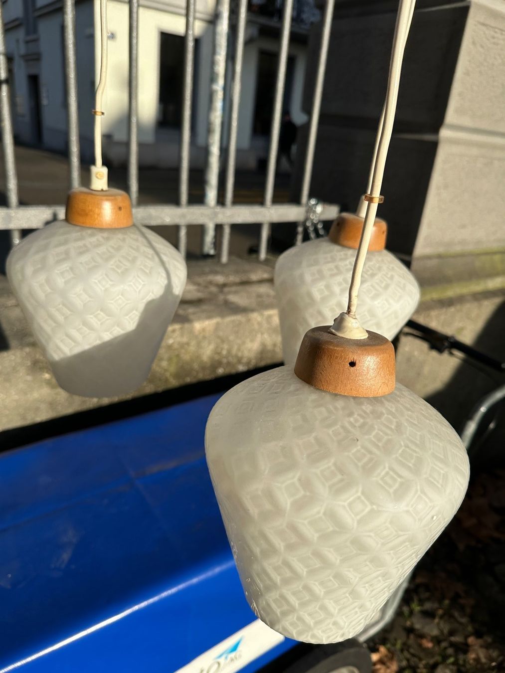 Lampadari & plafoniere: Vintage Deckenlampe Dänemark Holz + Glas – Usato da Zürich venduto da atlantis77 1