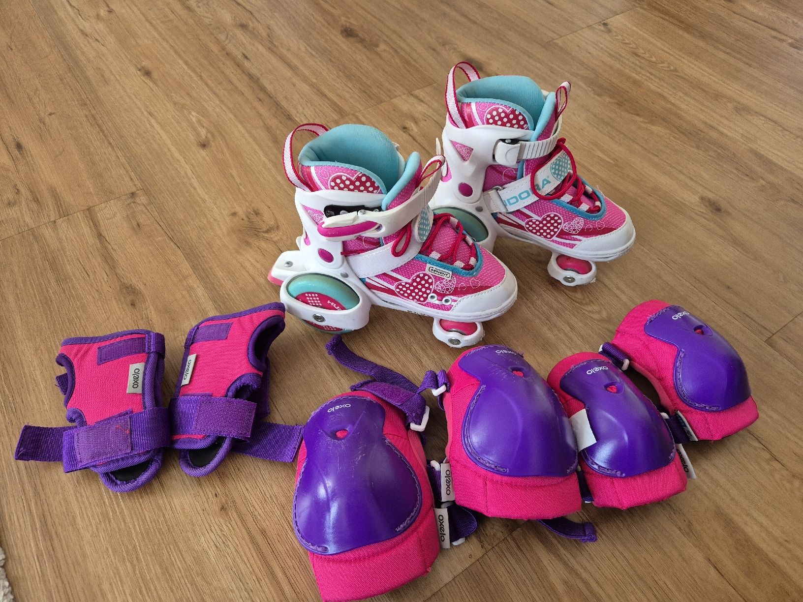 Oxelo Pattini in linea & Pattini a rotelle: Kinder Rollschuhe + Oxelo Schutzausrüstung – Usato da Thalheim AG venduto da vargatam1