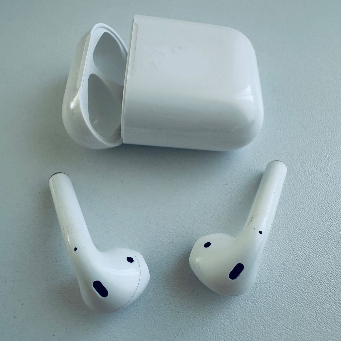 Apple Cuffie: Original Apple AirPods 2 Kopfhörer Wireless Lightning Kabel – Usato da Basel venduto da MY.AIRPODS.SHOP 4