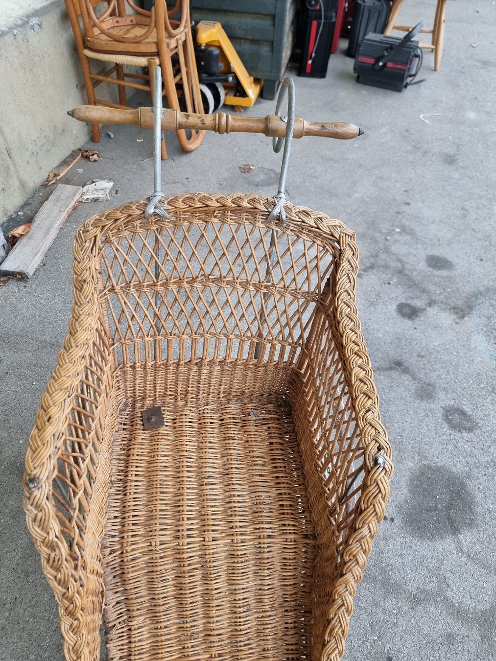 Carrozzine: Nostalgischer Kinderwagen Korbgeflecht – Usato da Wil SG venduto da Athi 3