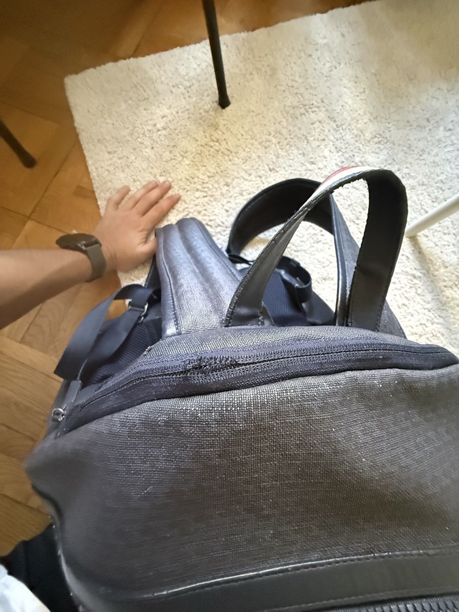 Tommy Hilfiger Rucksäcke: Sac à dos Tommy Hilfiger bleu marine – Gebraucht aus Villars-sur-Ollon von rom_852b 6