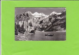 Kahnfahrt auf dem Oeschinensee