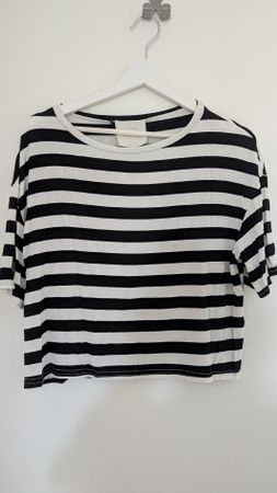 Crop-Top schwarz weiss aus Italien 