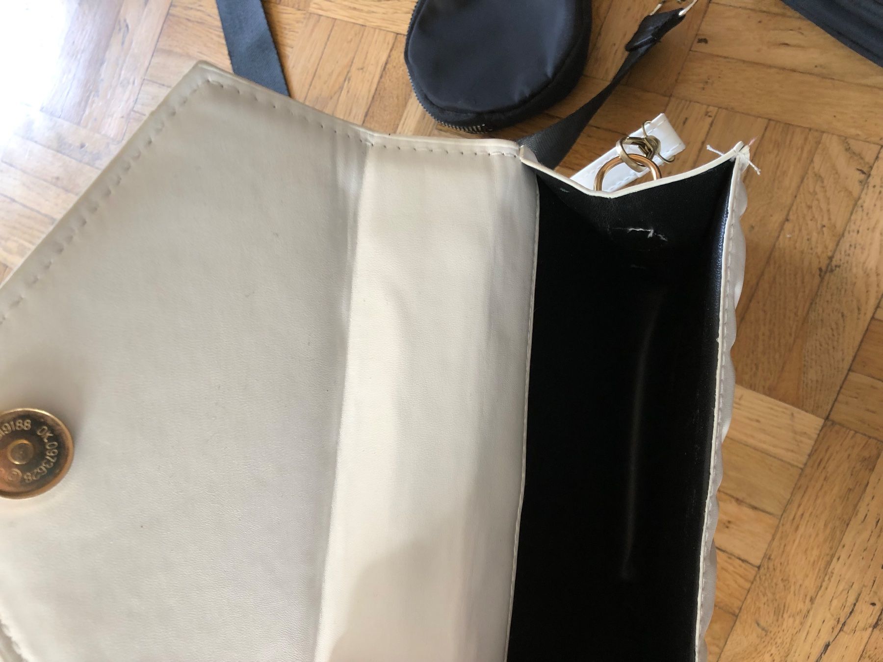 Borse da donna: Handtaschen Set: Schwarz & Weiss – Usato da Mollis venduto da ges_vlm6 1